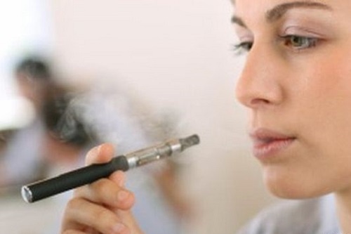 Thuoc la dien tu chua hoa chat gay hai cho phoi hinh anh