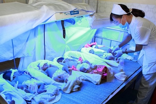 Moi ngay co hon 90 tre em Viet Nam duoi 5 tuoi tu vong hinh anh