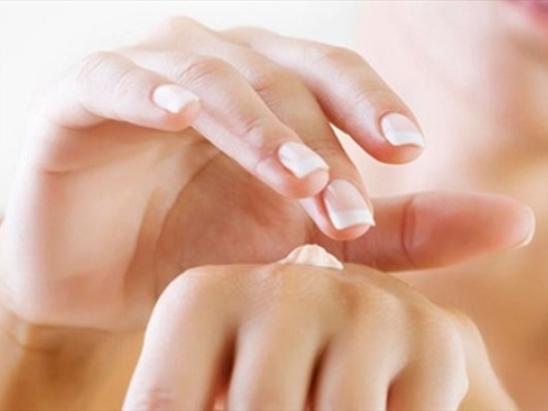 Nguy hiem khi lam dung thuoc chua corticoid boi ngoai da hinh anh