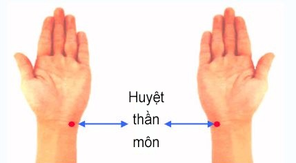 Đeo đồng hồ,  vòng tay ở cổ tay trái ảnh 1 Deo dong ho,  vong tay o co tay trai anh 1