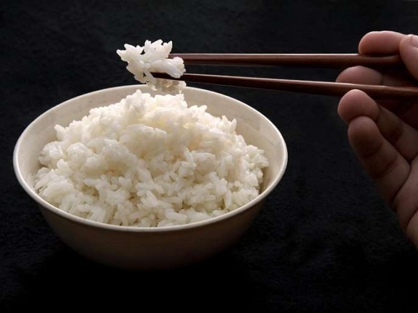 Moi nguy hiem khi an nhieu com trang hang ngay hinh anh