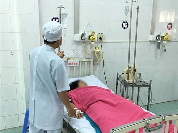 Suyt chet vi xuat huyet vet mo hinh anh