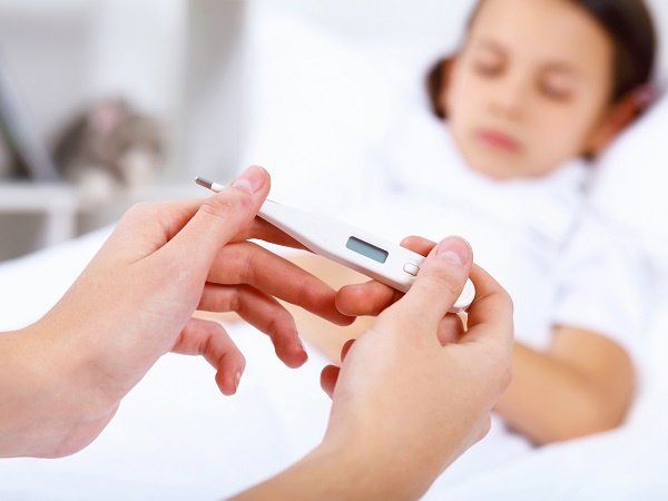 Nhung dau hieu nhan biet tre sot virus hinh anh