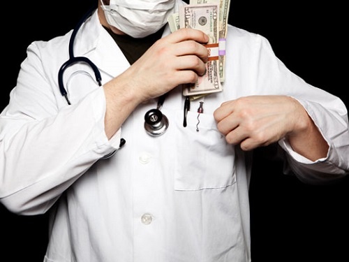 Bac si noi gi ve dong nghiep thu nhap 1 ty dong moi thang? hinh anh