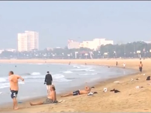 Thong tin bai bien Quy Nhon ngap rac thai la khong chinh xac hinh anh