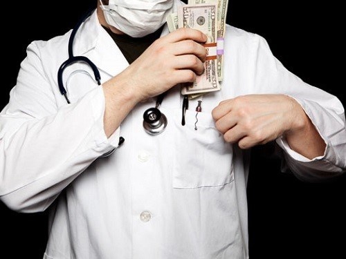 Thu nhap cua bac si gom nhung nguon nao? hinh anh