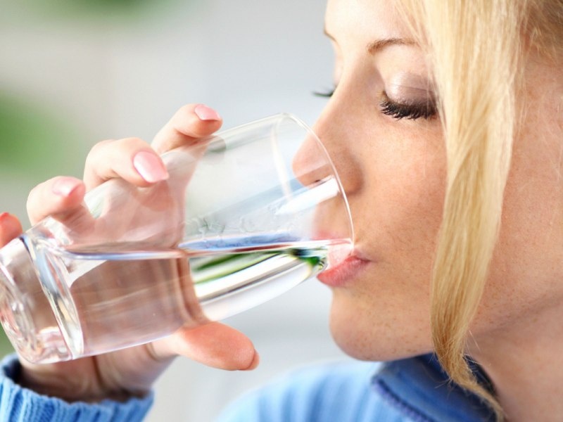 6 dau hieu canh bao ban an qua nhieu muoi hinh anh