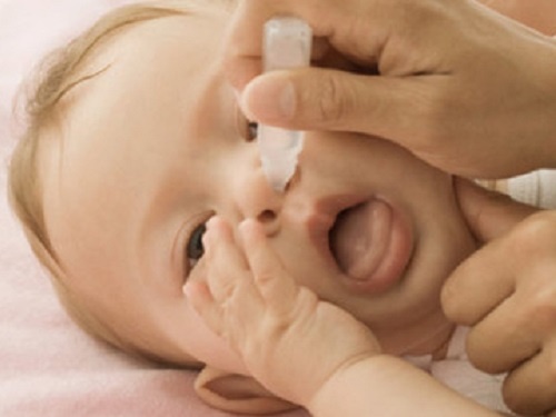 Nuoc muoi sinh ly cung la thuoc hinh anh