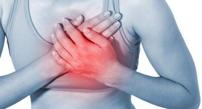 Dau hieu ban mac ao nguc sai cach anh 4