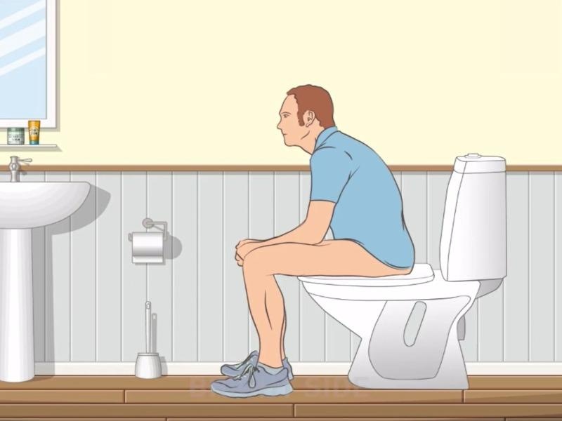 Sai lam khi di ve sinh nhieu nguoi mac phai hinh anh