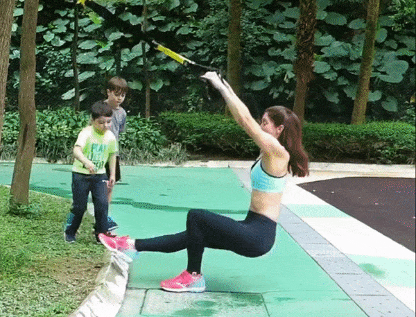 Cach tap luyen cho phu nu khi choi voi tre hinh anh