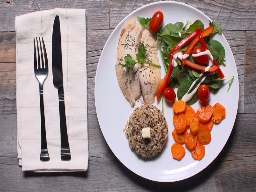 Cach xay dung mot bua an can bang dinh duong hinh anh