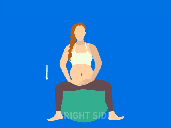 5 bai tap voi qua bong giup ba bau de sinh hinh anh