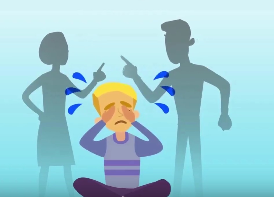 Vi sao bo me khong nen cai nhau truoc mat tre? hinh anh