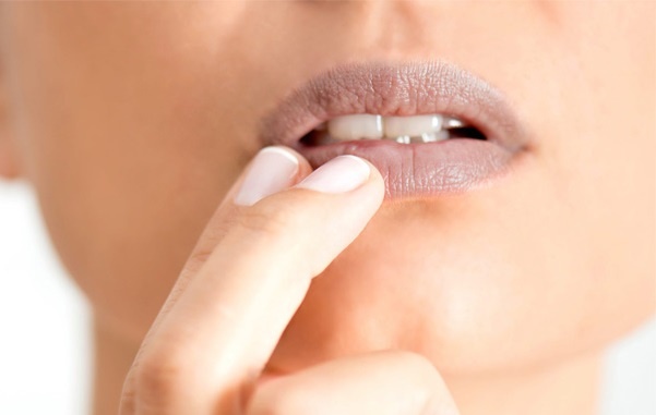 Su thay doi mau moi canh bao suc khoe co van de hinh anh