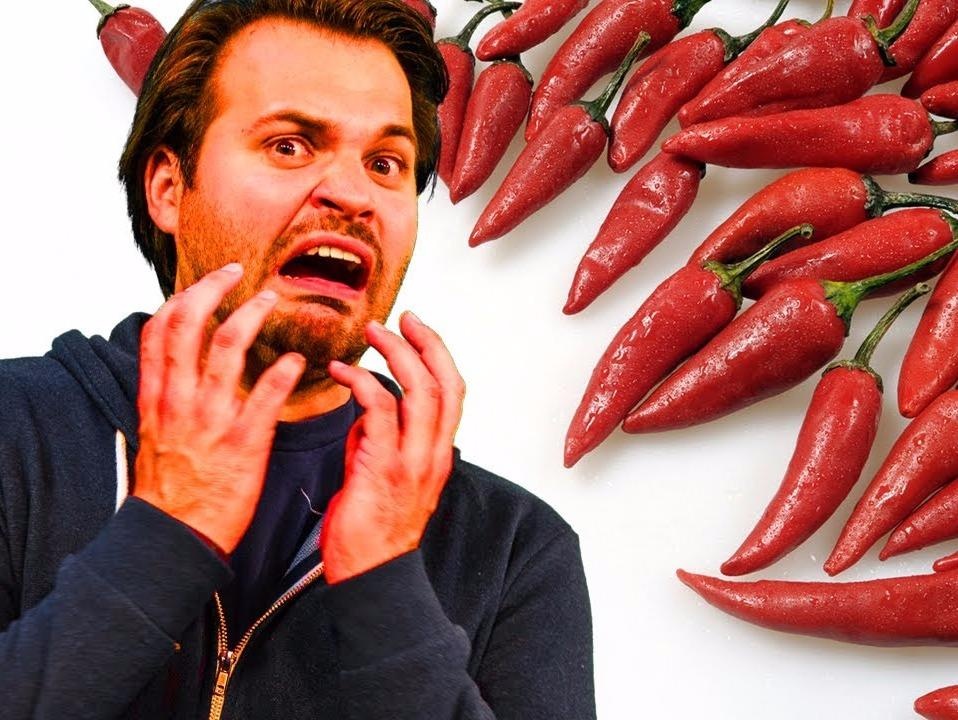 Tai sao an ot lai do mat, chay nuoc mat? hinh anh