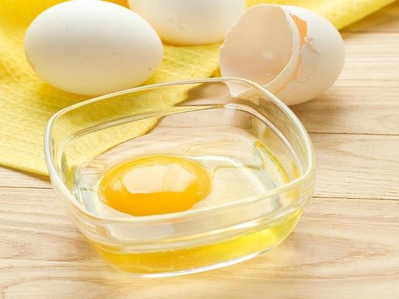 Cach lam sang min da tu long trang trung hinh anh