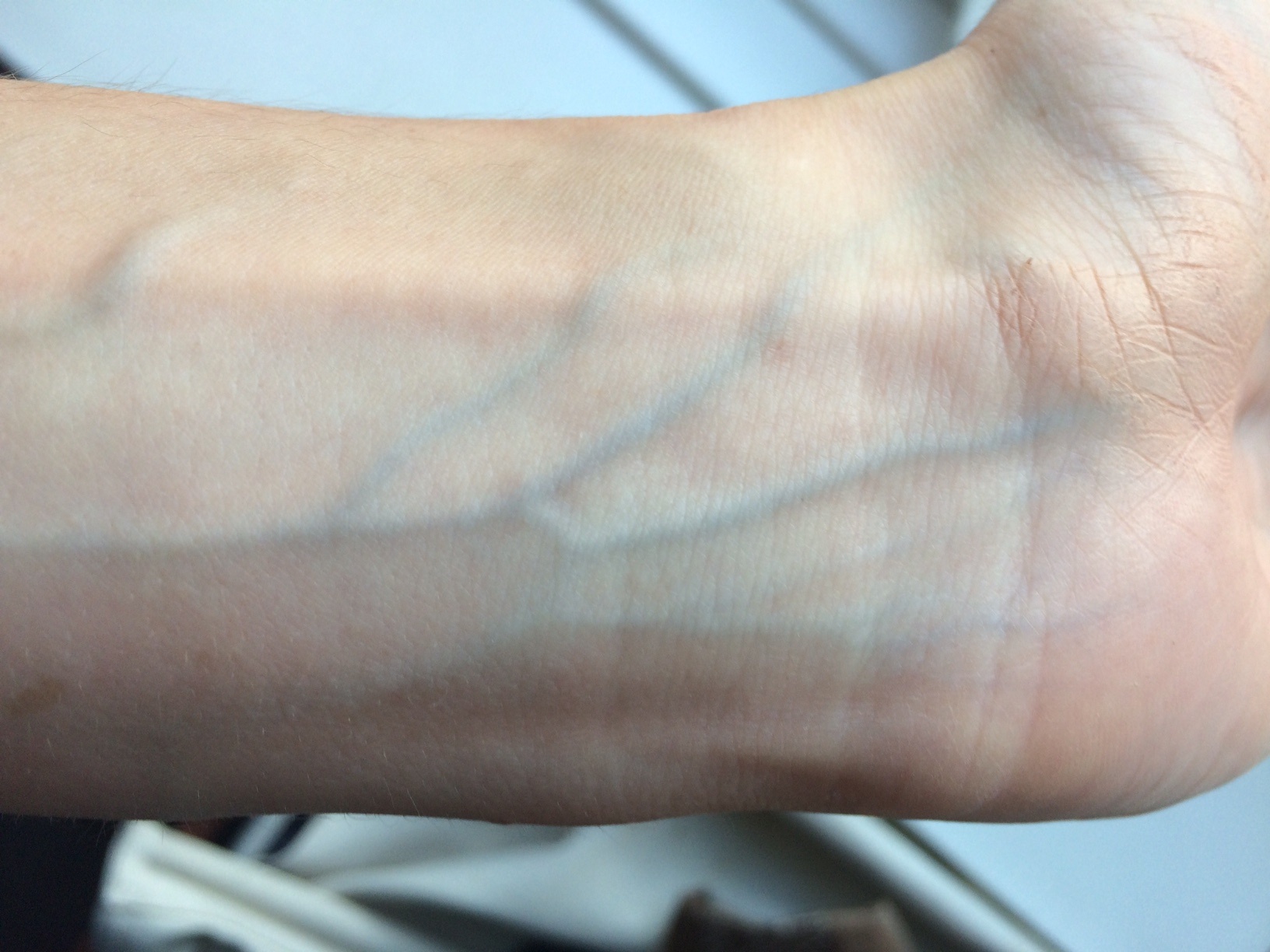 Tai sao mau co mau do nhung ven lai mau xanh? hinh anh