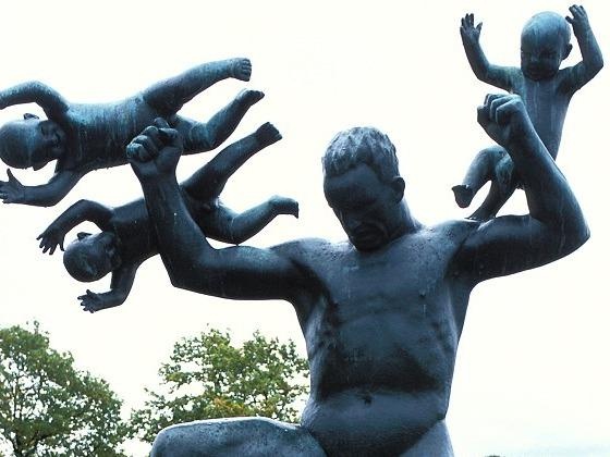 Nhung buc tuong khoa than kho hieu tren the gioi hinh anh