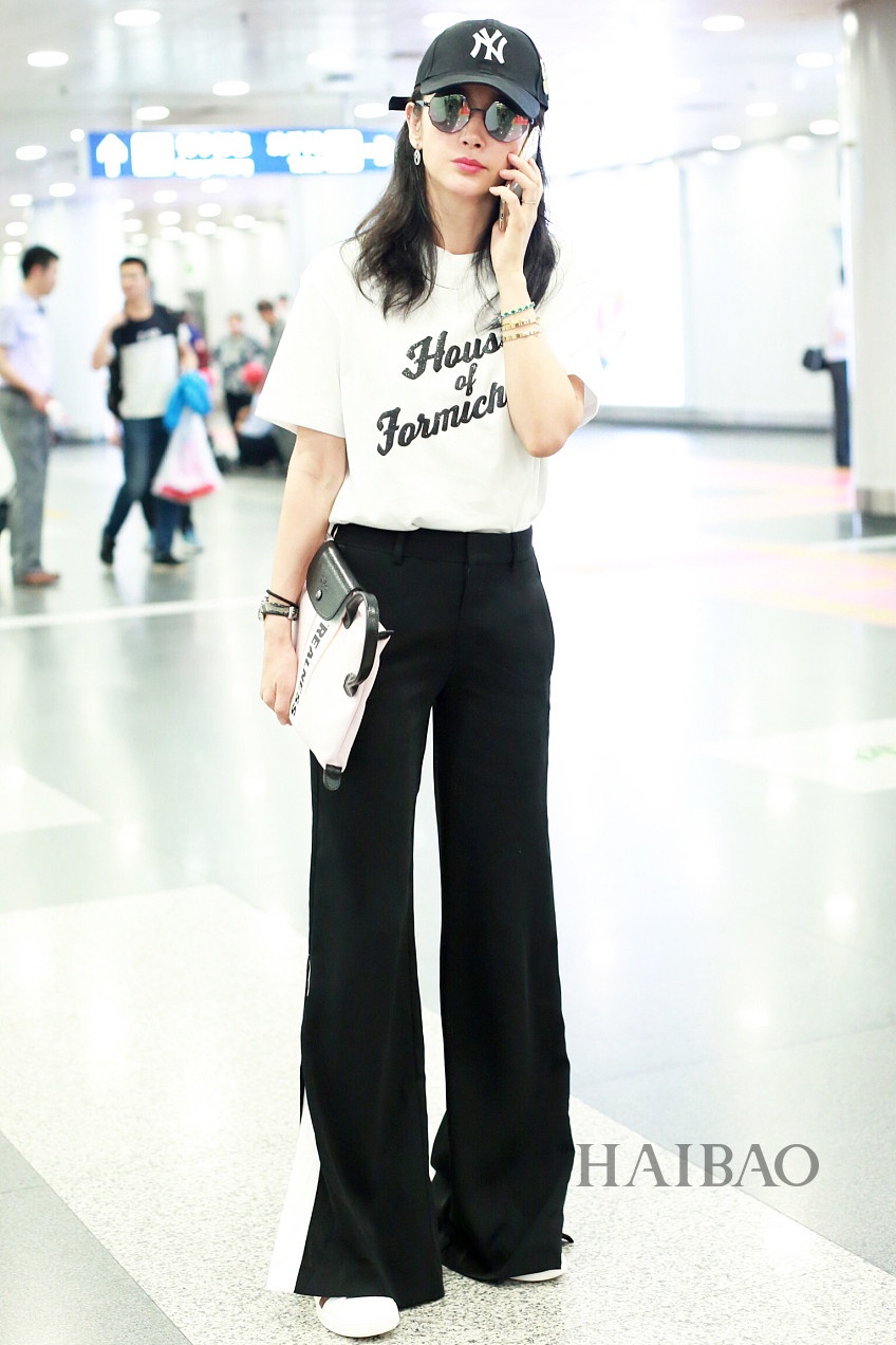 Sao Hoa ngu mac ao thun trang anh 4