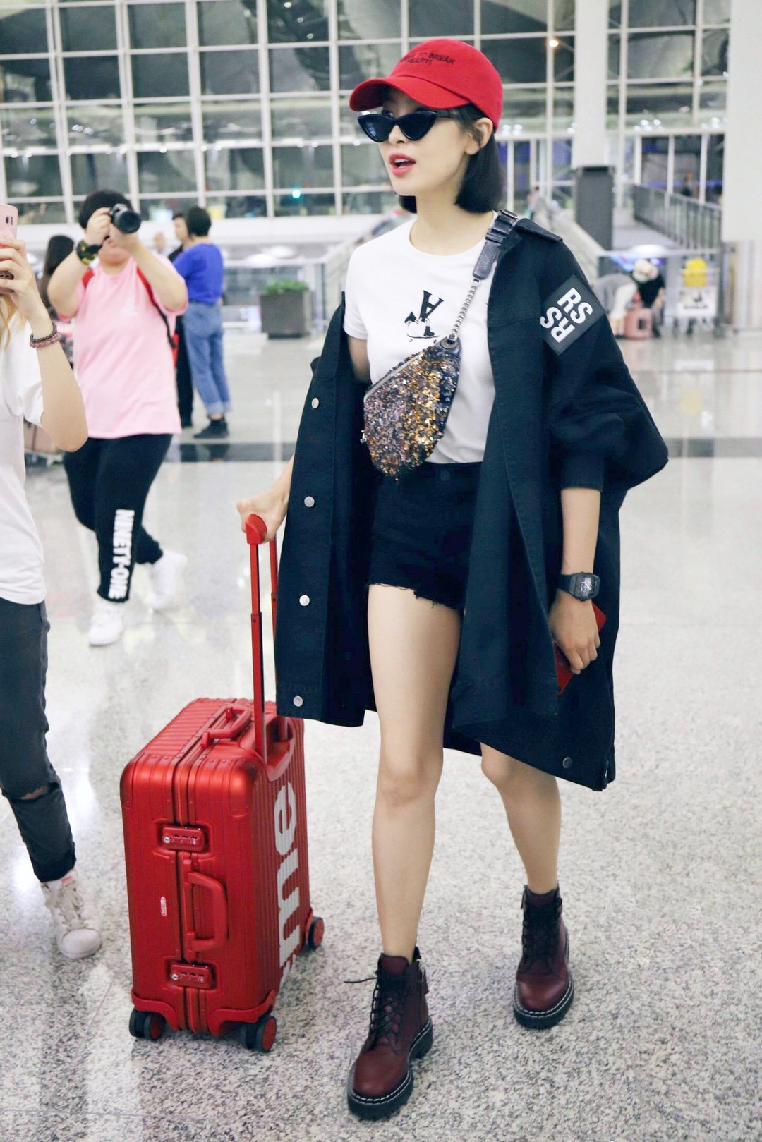 Sao Hoa ngu mac ao thun trang anh 7