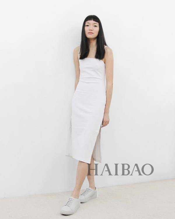 Cach phoi vay voi giay the thao anh 11