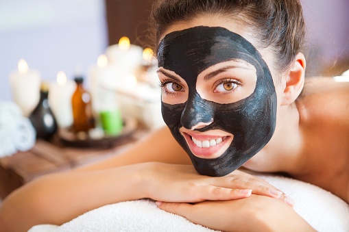 5 cong dung lam dep tu than hoat tinh hinh anh