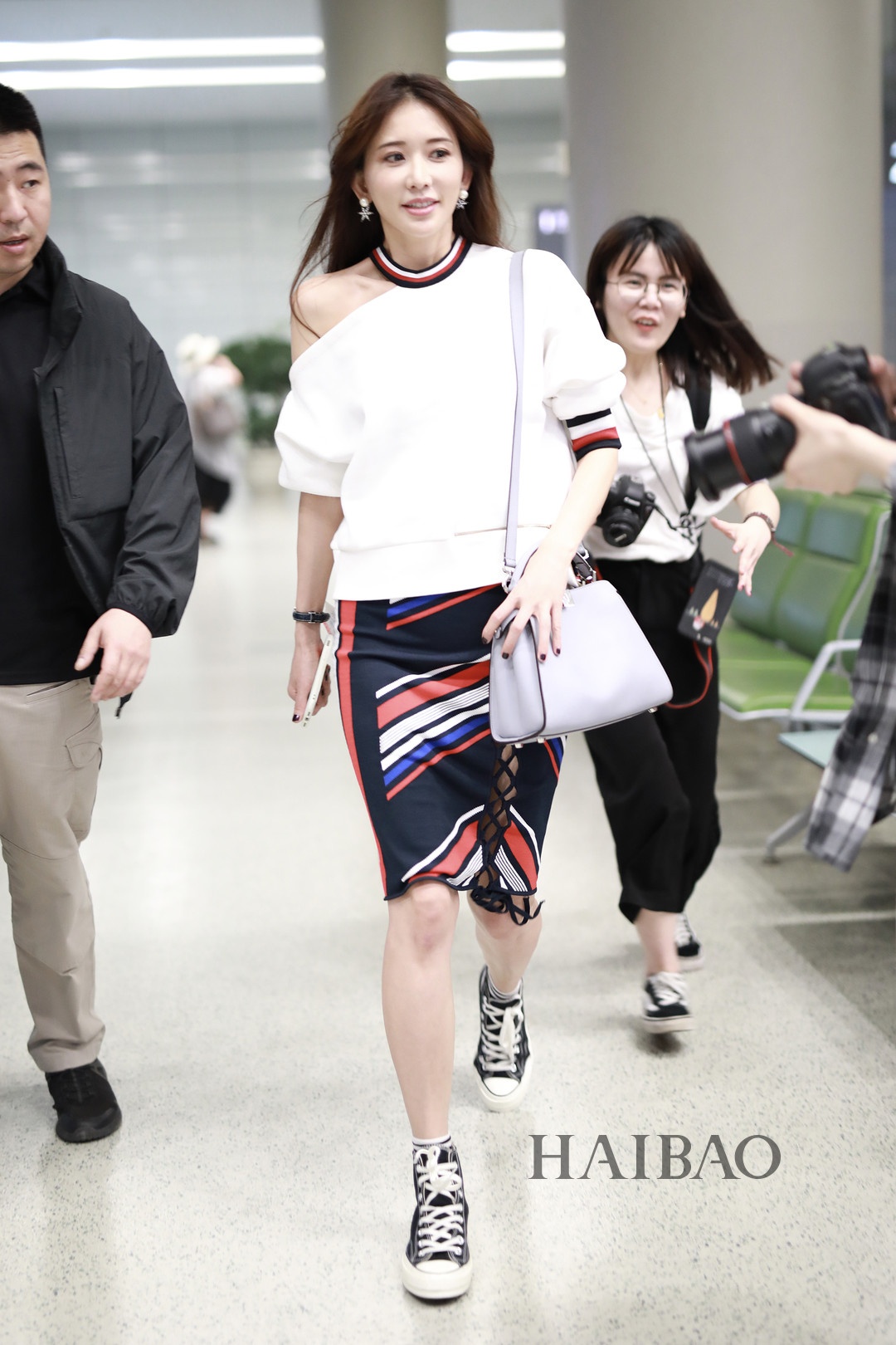 Thoi trang tre trung cua Lam Chi Linh anh 5