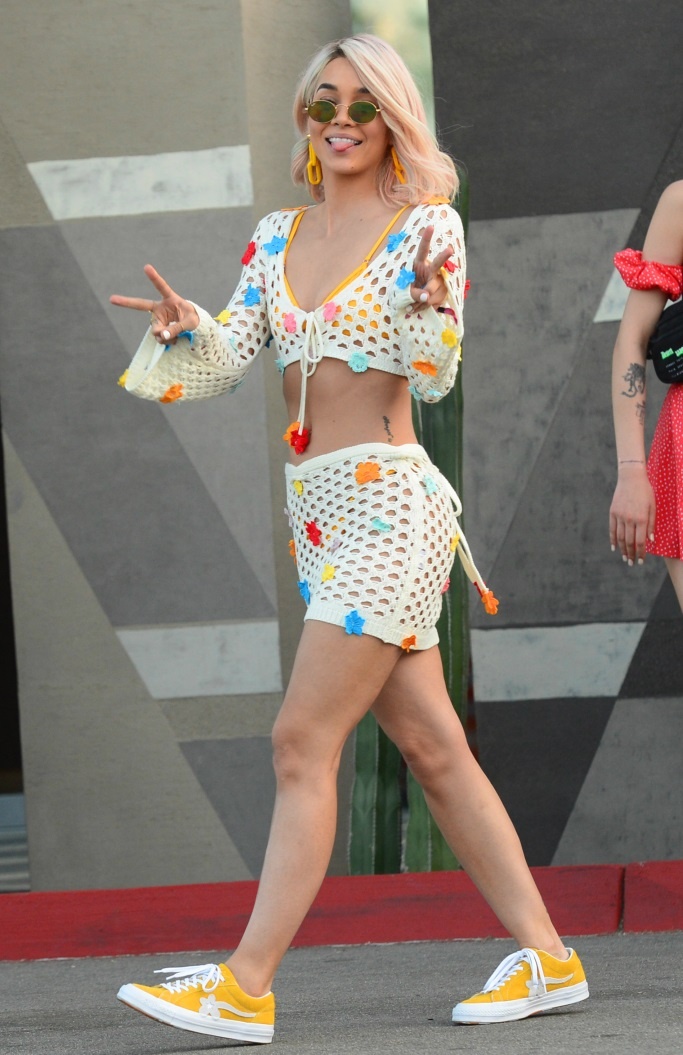 Mix-match voi crop top anh 8