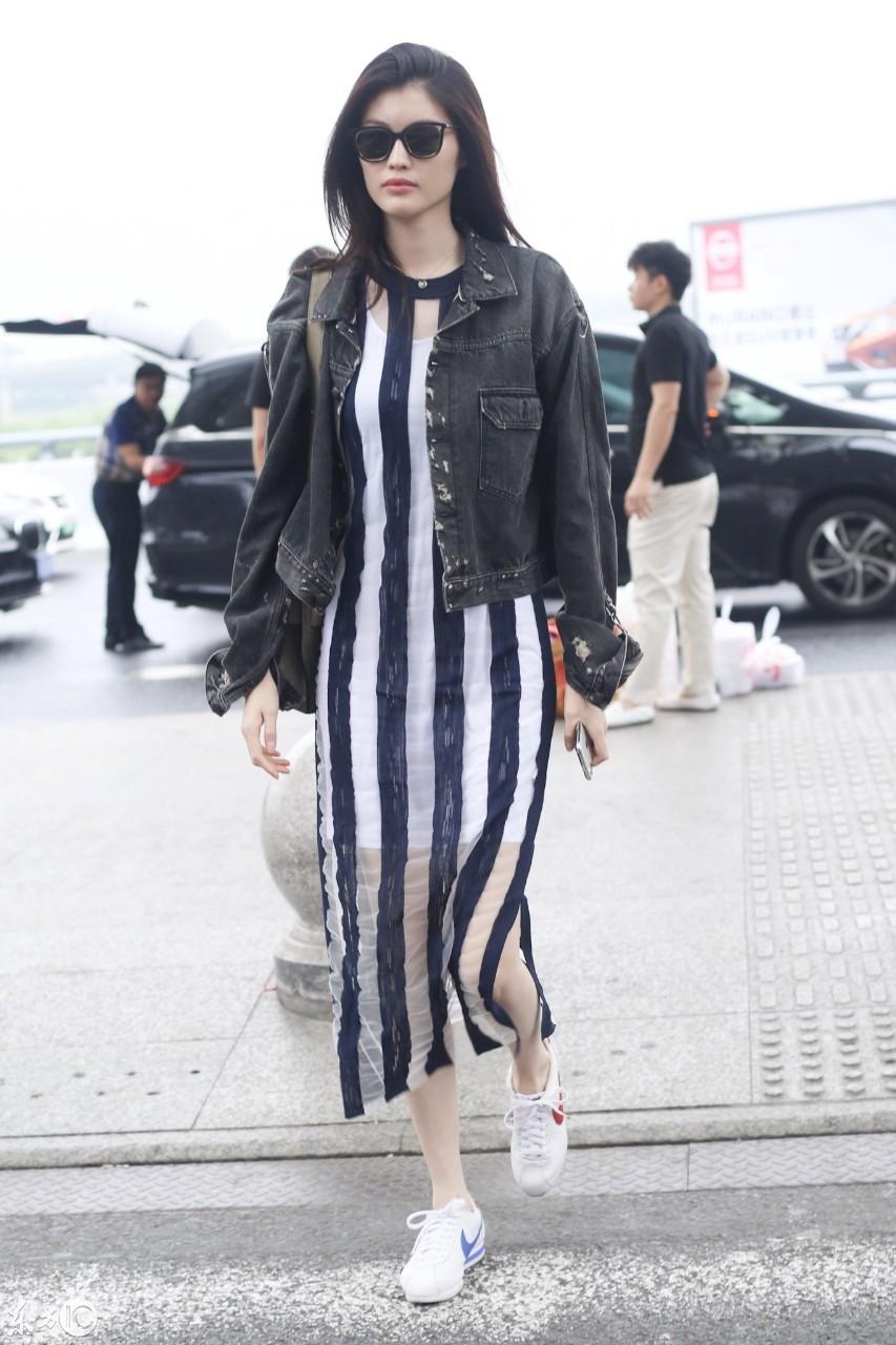 Diện kẻ sọc duyên dáng ảnh 2 Dien ke soc duyen dang anh 2