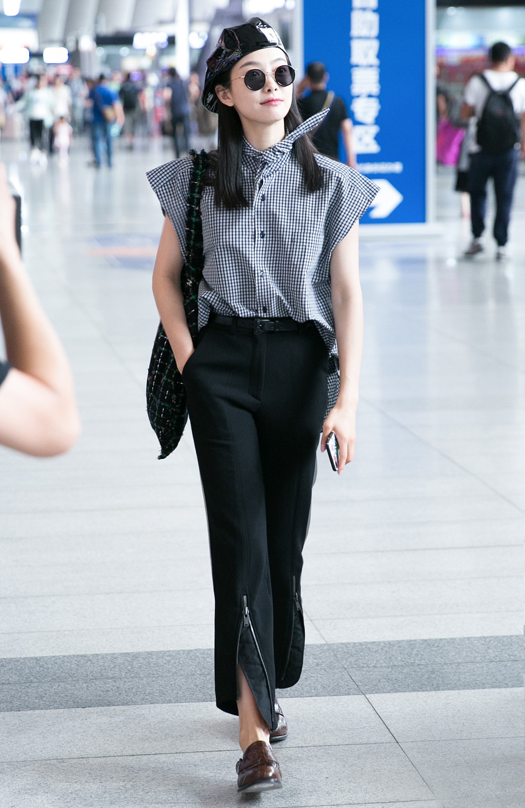 Sao Hoa ngữ với quần jeans phá cách ảnh 5 Sao Hoa ngu voi quan jeans pha cach anh 5