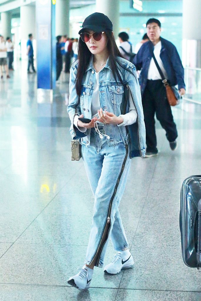 Sao Hoa ngữ với quần jeans phá cách ảnh 6 Sao Hoa ngu voi quan jeans pha cach anh 6