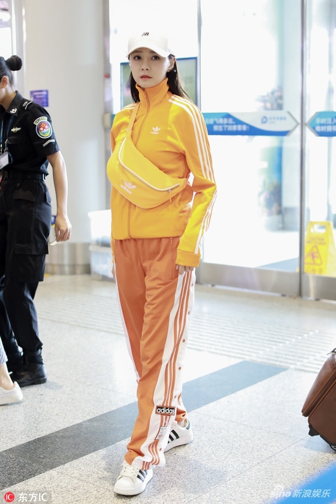 Cach deo tui cua sao Hoa ngu anh 11