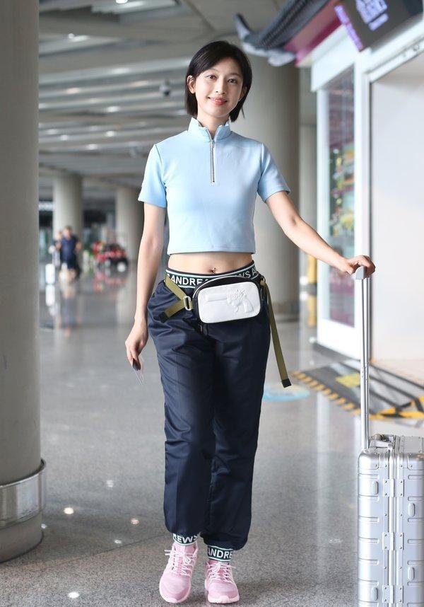 Cach deo tui cua sao Hoa ngu anh 3