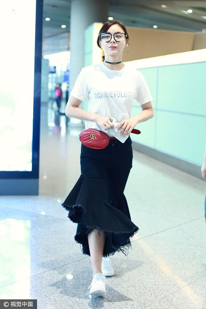 Cach deo tui cua sao Hoa ngu anh 7