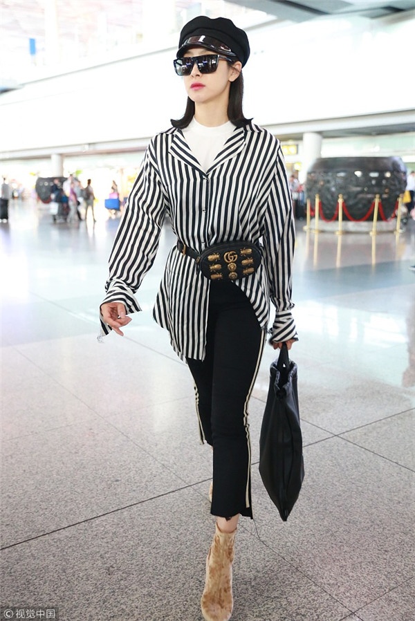 Cach deo tui cua sao Hoa ngu anh 8