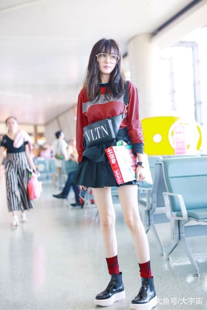 Cach deo tui cua sao Hoa ngu anh 9