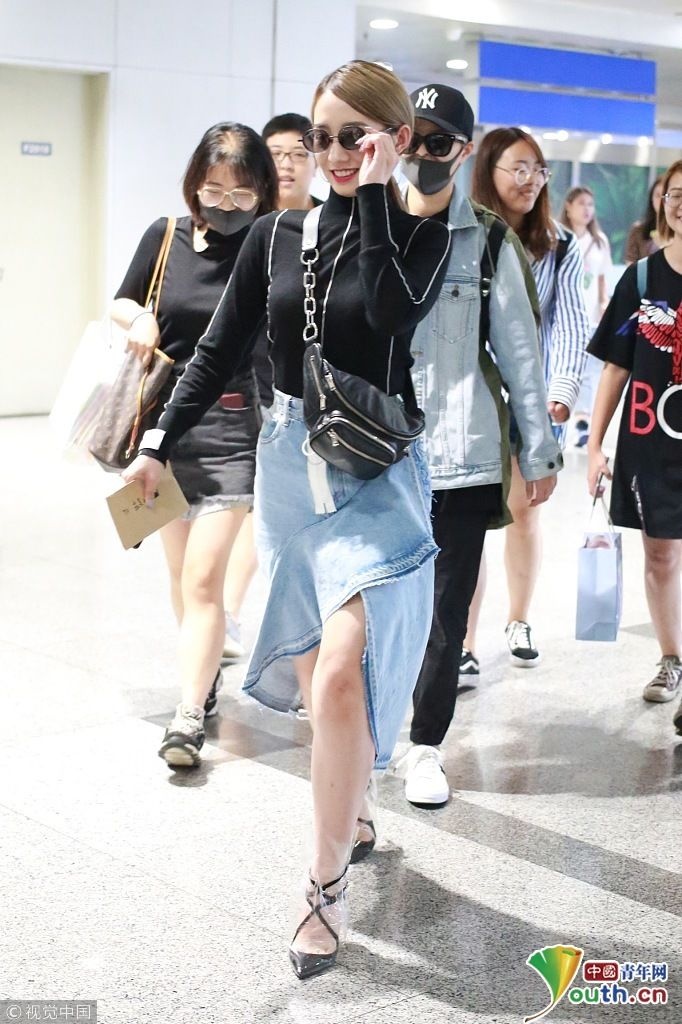 Cach deo tui cua sao Hoa ngu anh 10