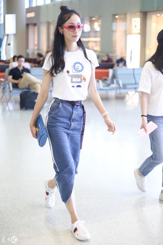 Sao Hoa ngu dien chan vay denim doc dao anh 7