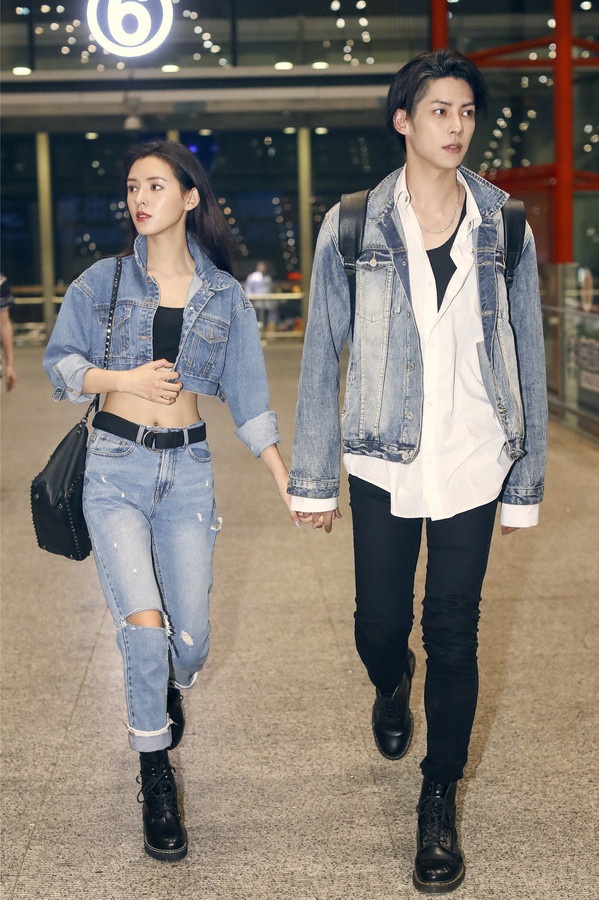 Sao Hoa ngu mac ao khoac denim lung anh 1