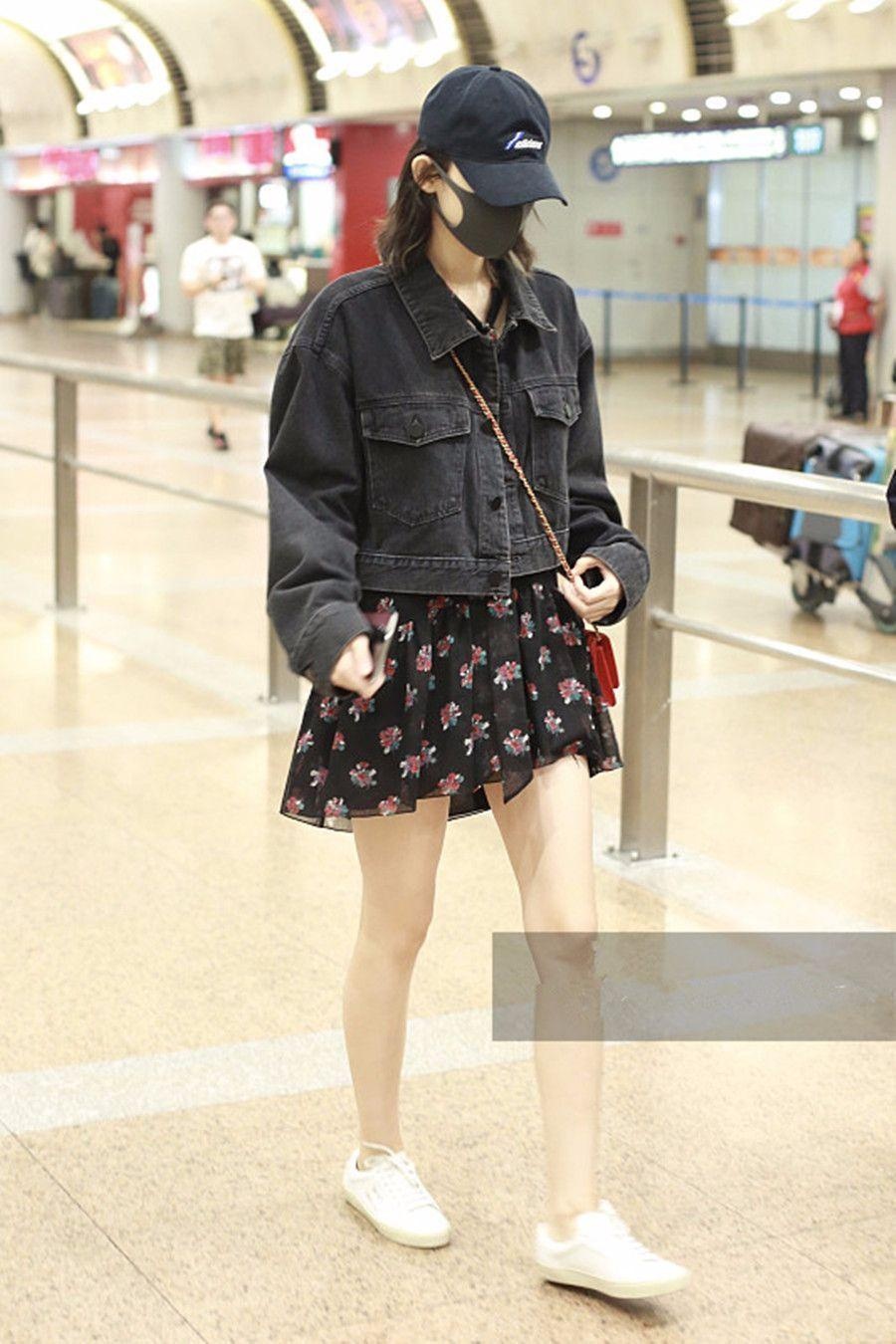 Sao Hoa ngu mac ao khoac denim lung anh 7