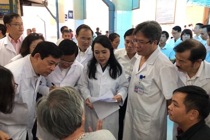 Gap kho khan ve tai chinh, Benh vien Viet Duc 'cau cuu' Bo Y te hinh anh