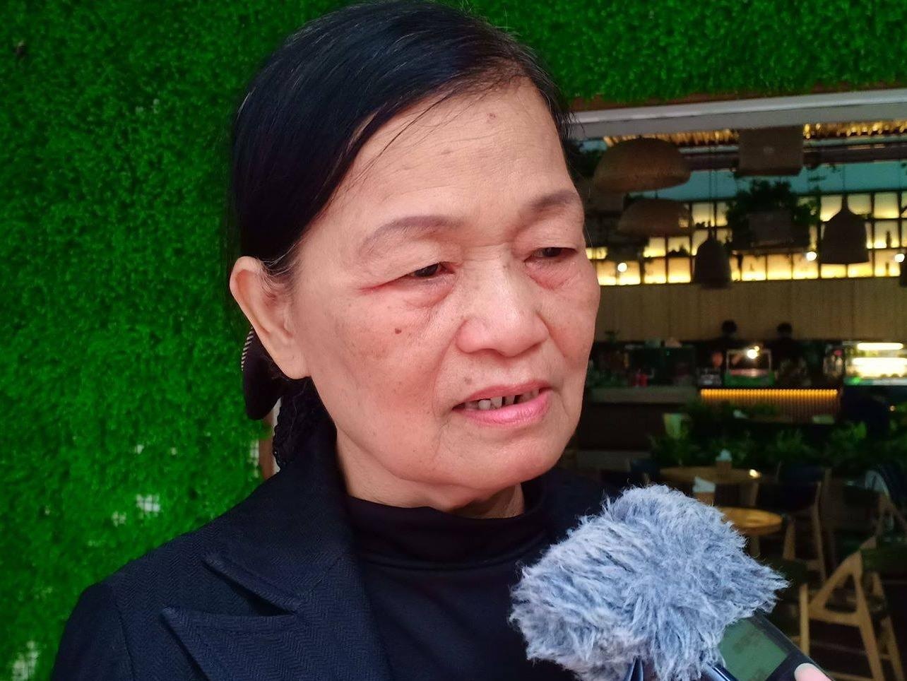 Ba hien gan cuu song chau bi teo mat bam sinh hinh anh