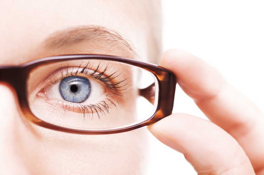 Cach cai thien thi luc ma khong can deo kinh hinh anh