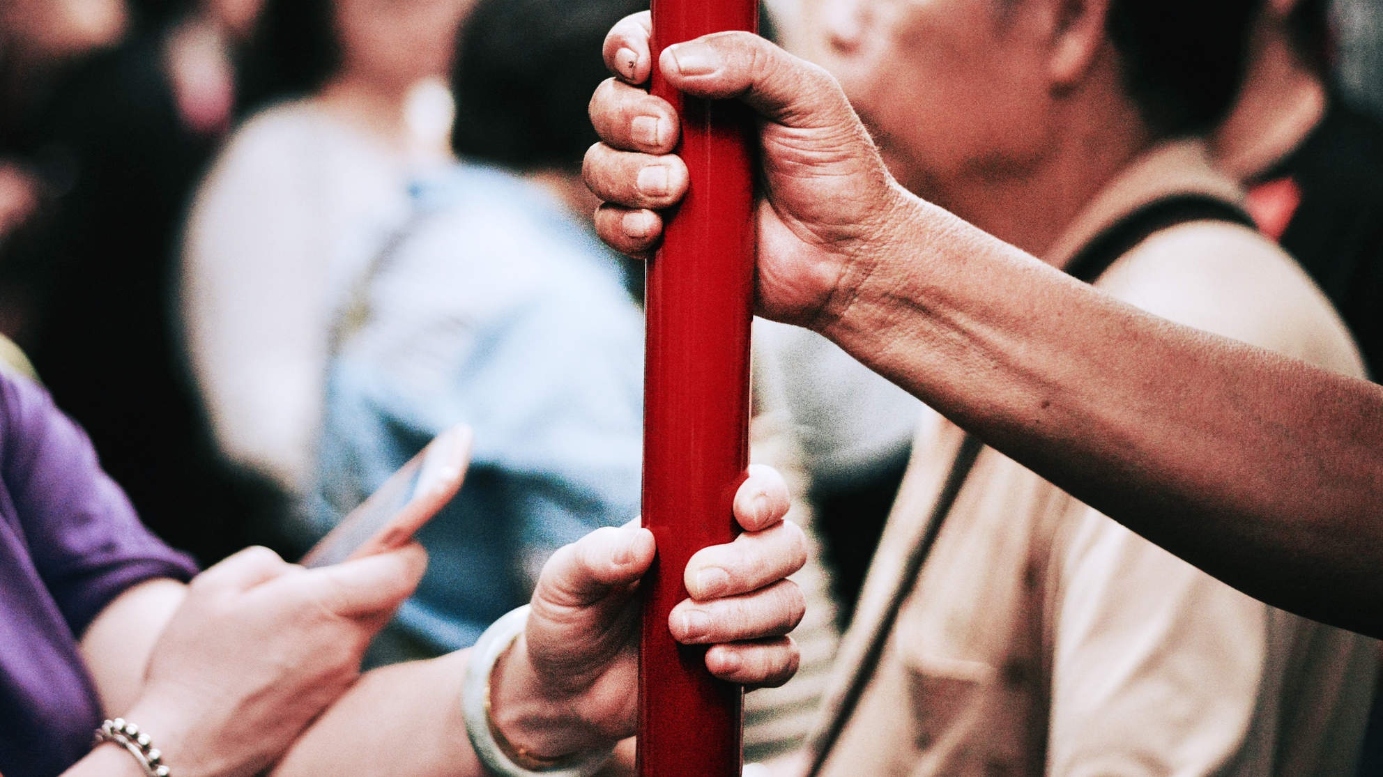 Cach ngan ngua lay nhiem vi khuan tai noi cong cong hinh anh