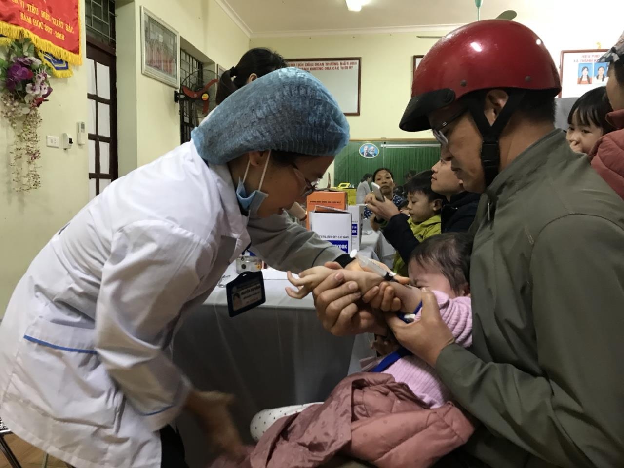 Hang tram hoc sinh tiep tuc duoc xet nghiem san lon tai Bac Ninh hinh anh