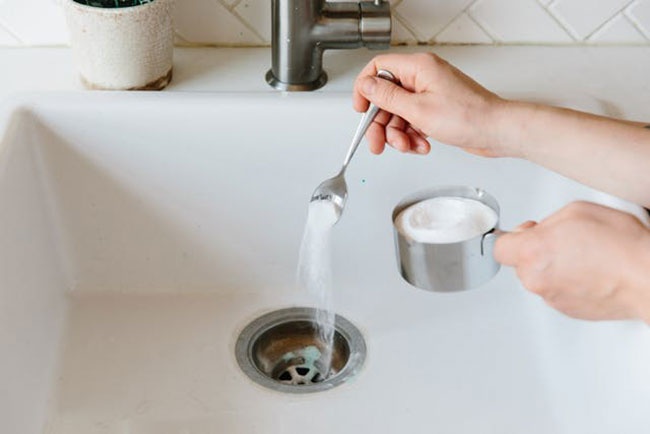 Nguy hiểm khi nuốt bột thông bồn cầu ảnh 2 Nguy hiem khi nuot bot thong bon cau anh 2
