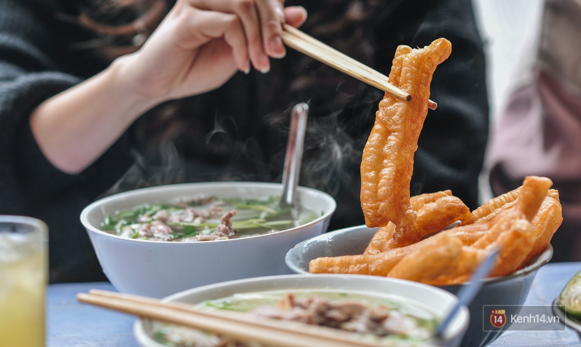 Tai sao ban nen an sang nhu mot vi vua? hinh anh