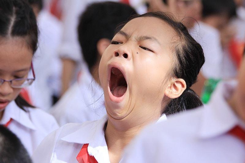 Thoi diem nao trong ngay ai cung cam thay buon ngu? hinh anh