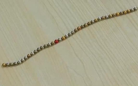 Cau be 12 tuoi nhet 39 vien bi nam cham vao 'cau nho' vi to mo hinh anh